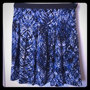 Navy/black/white knee length —line skirt